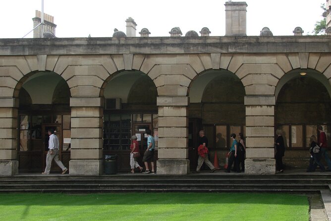 1.5-hour Oxford City and University Walking Tour - Oxford’s colleges beyond the gates