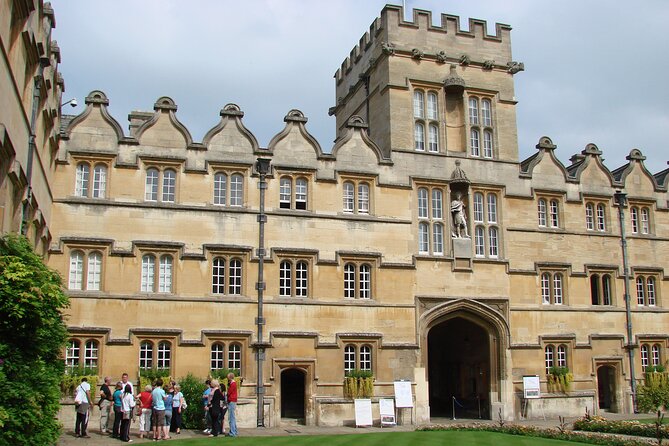 1.5-hour Oxford City and University Walking Tour - The guides are the main reason to book