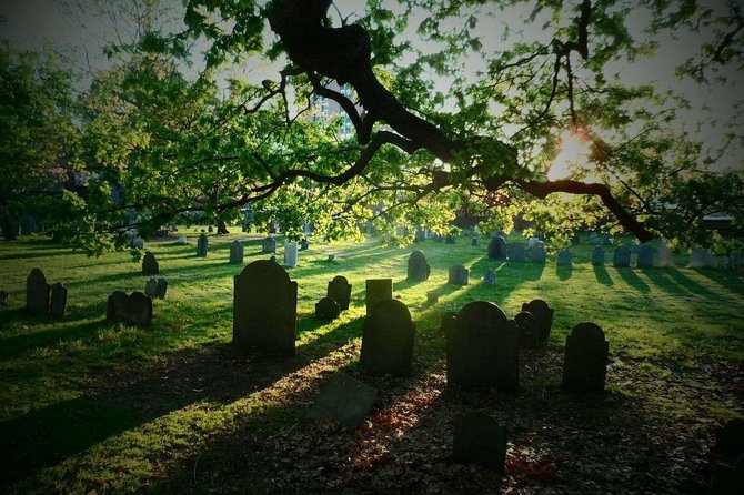 2.5-Hour Salem History & Sightseeing Guided Walking Tour - Walking through the McIntire Historic District