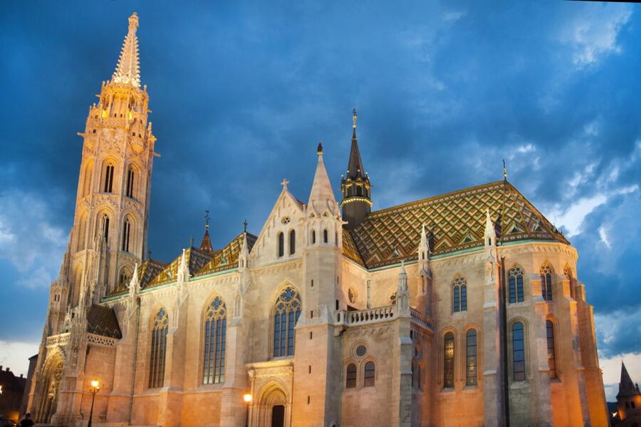3-Hour Orientation Walking Tour of Buda and Pest - Reaching Matthias Church and the Buda Castle district