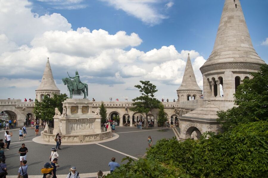 3-Hour Orientation Walking Tour of Buda and Pest - What the guides add to the three hours