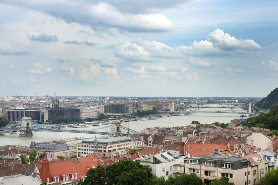 3-Hour Orientation Walking Tour of Buda and Pest - Pace, walking, weather, and group size