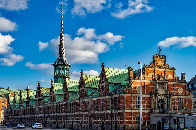 3h walking tour, small group max 10 people Copenhagen - Amalienborg adds royal detail