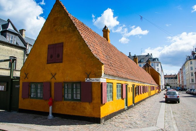 3h walking tour, small group max 10 people Copenhagen - The Round Tower gives Copenhagen a science story