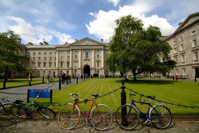 90 Minute Dublin Walking tour and Sightseeing tips - Trinity College and the move to Dublin’s south side