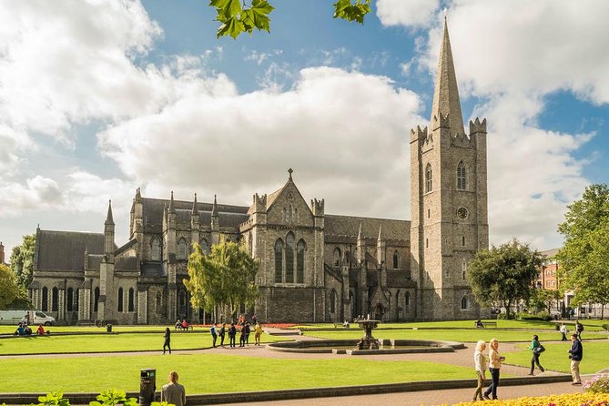 90 Minute Dublin Walking tour and Sightseeing tips - Temple Bar without the usual postcard treatment
