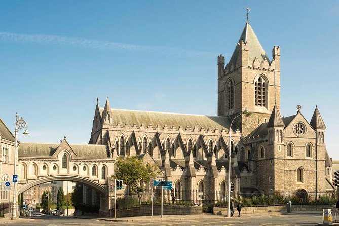 90 Minute Dublin Walking tour and Sightseeing tips - Dublin Castle and the former seat of authority