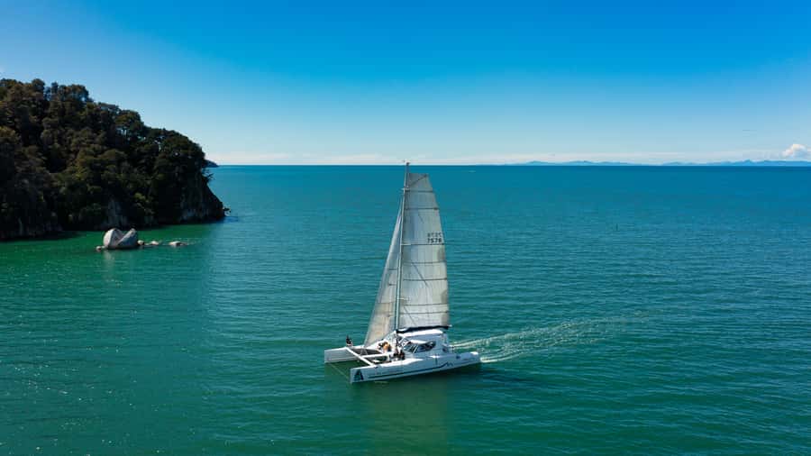 Abel Tasman National Park: Sailing and Self-Guided Walk - The 8:30 transfer from Marahau to Kaiteriteri