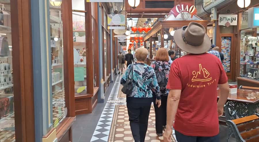 Adelaide: Guided Ultimate Walking Tour with Drink and Snack - Karrawirra Parri and the riverside tasting