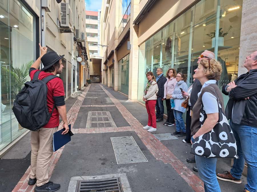 Adelaide: Guided Ultimate Walking Tour with Drink and Snack - Elder Park and the route toward Central Market