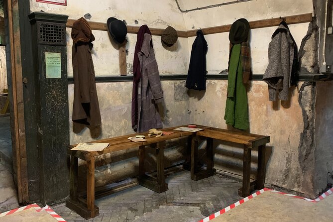 Air Raid Shelter + St. Nicholas Market Walking Tour - Hidden rooms, passageways, and rooftop views