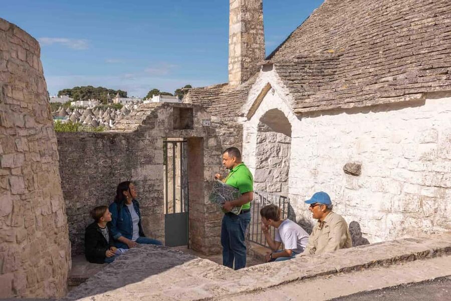 Alberobello: Walking Tour among Trulli Houses with a Local - How crowded is the walk?