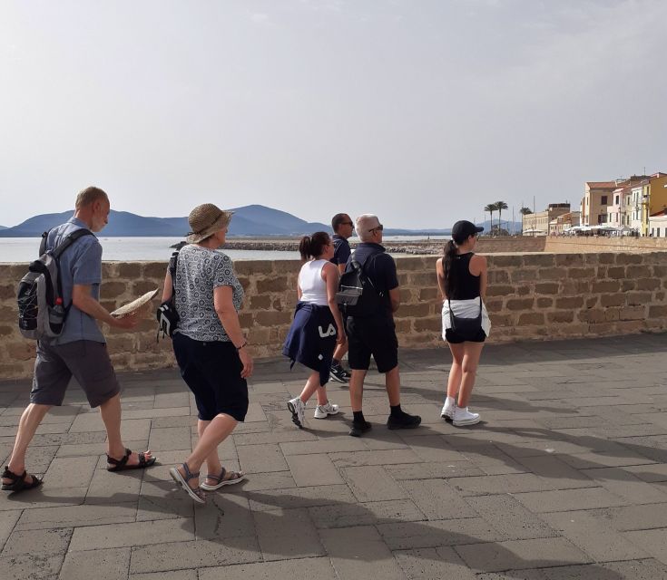 Alghero: Historic Center Walking Tour with A Local Guide - Porta Terra and the story of entering Alghero