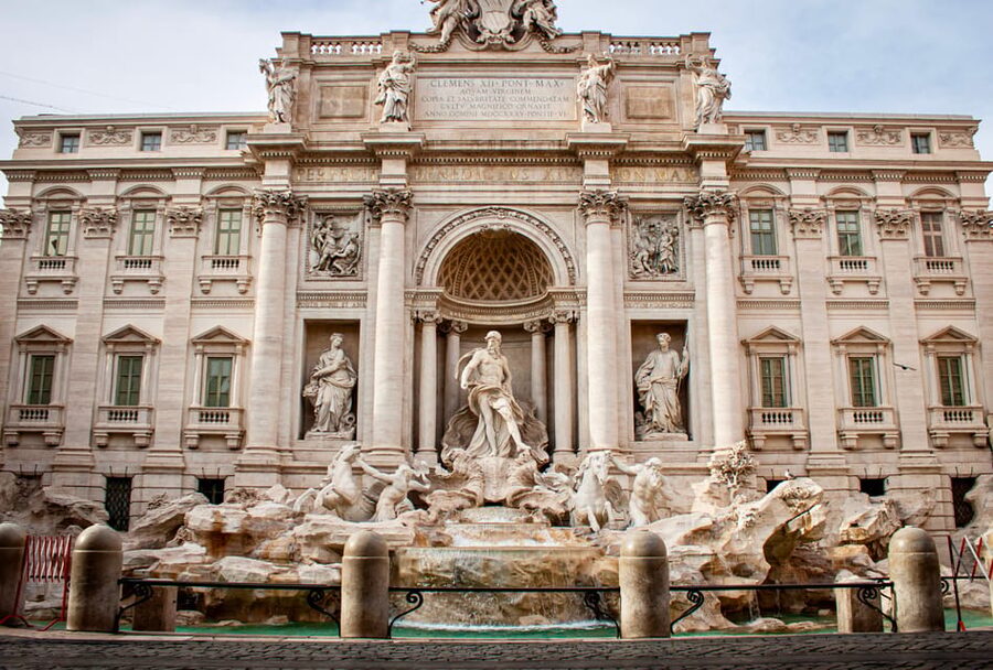 Alternative Walking Tour of Rome's City Center & Hidden Gems - Rome through families, scandals, and power