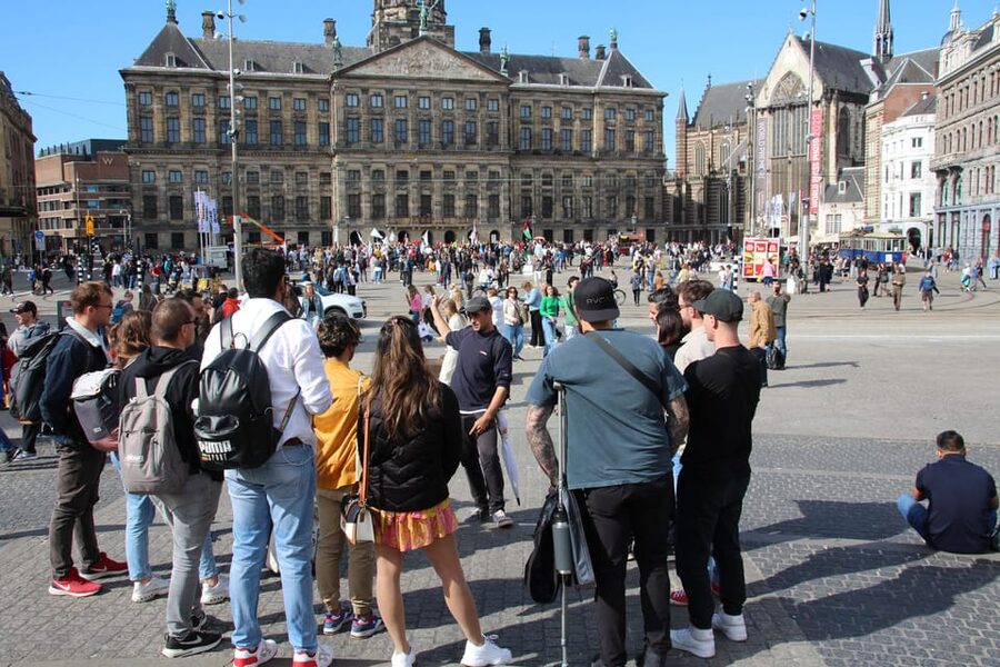 Amsterdam: Anne Frank Guided Small Group Walking Tour - The Anne Frank House is not included