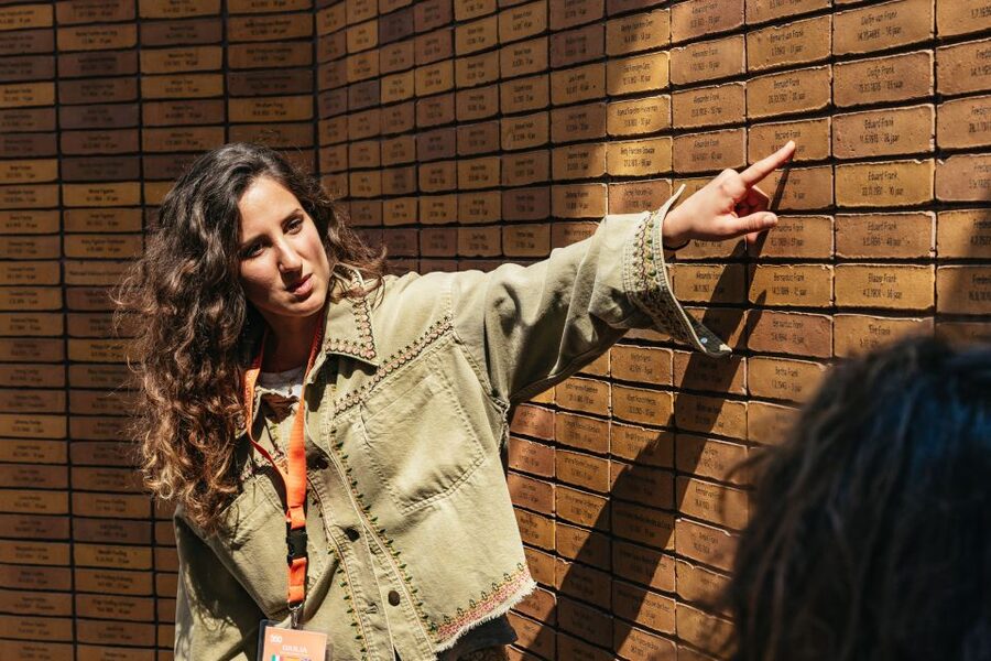 Amsterdam Anne Frank: Small-Group Walking Tour & Local Guide - Key points to know before booking