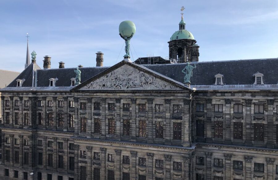 Amsterdam: City Center Walking Tour in italian - Dam Square, Royal Palace, and Nieuwe Kerk