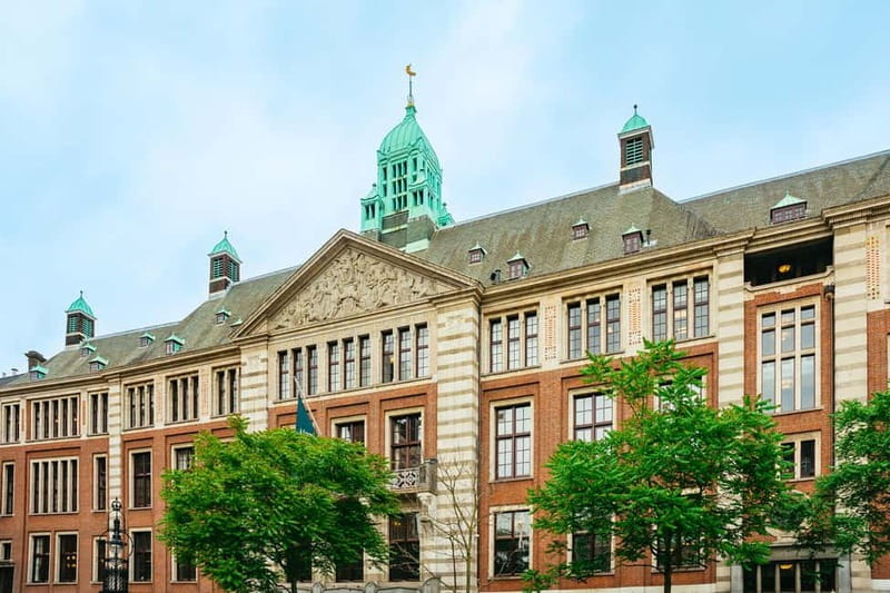 Amsterdam: Cultural Highlights Walking Tour - Beurs van Berlage and Magna Plaza