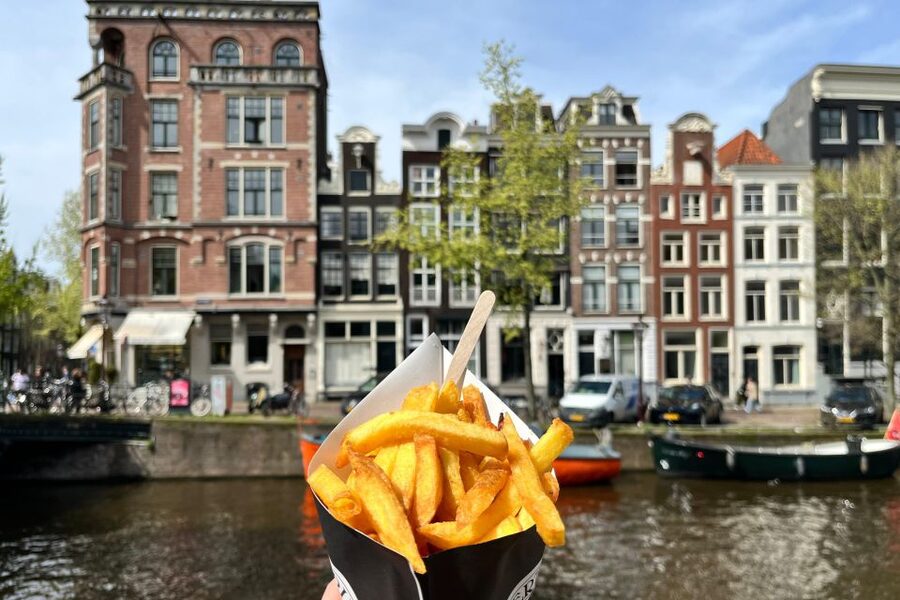 Amsterdam: Food and Culture Walking Tour with Tastings - Begijnhof and the quieter side of central Amsterdam