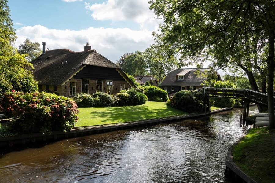 Amsterdam: Giethoorn Tour Scenic Cruise, Cheese & Free Time - How much value do you get for $75?
