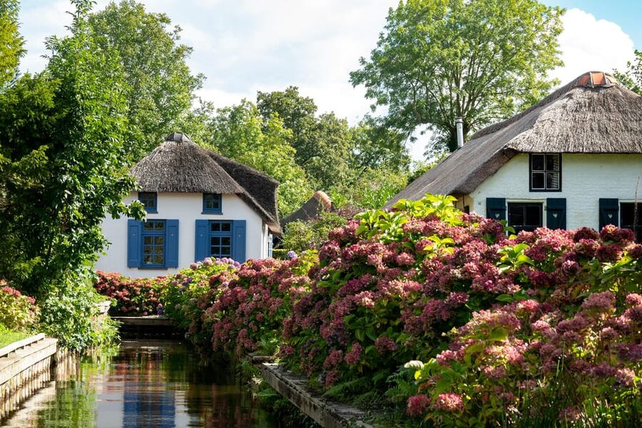 Amsterdam: Giethoorn Tour Scenic Cruise, Cheese & Free Time - Who will enjoy this day trip most?