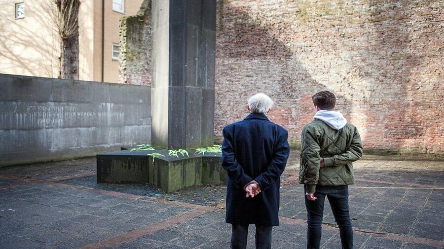 Amsterdam: Guided Anne Frank Small-Group Walking Tour - Understanding Amsterdam’s Jewish Quarter