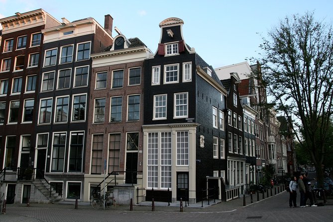 Amsterdam Highlights Walking Tour: Small Group Experience - Nieuwmarkt and Amsterdam’s eastern center