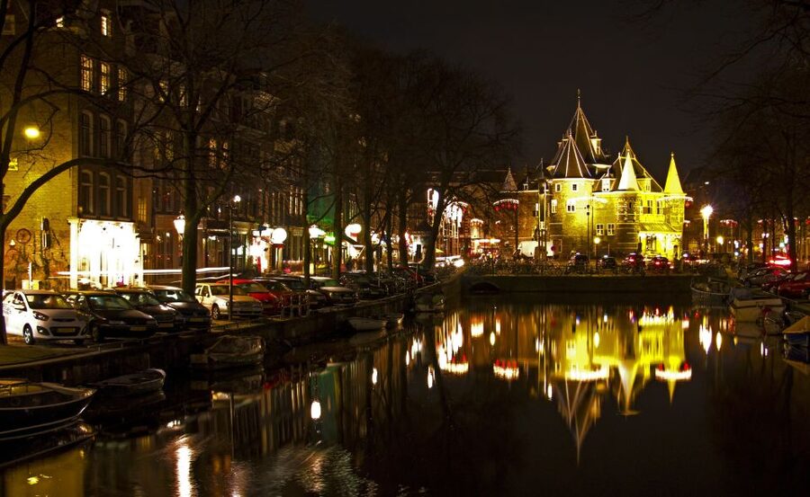 Amsterdam: Private Walking Tour with a Local - What is included, and what is not