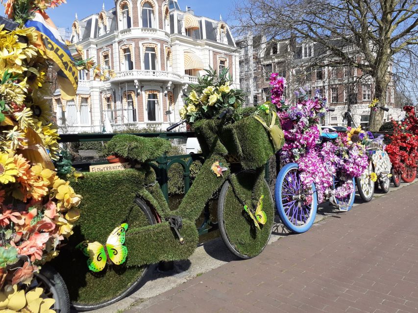 Amsterdam Walking Tour and Canal Cruise - A street market stop with room to browse