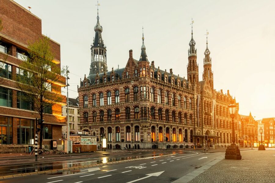 Amsterdam Walking Tour and Canal Cruise - What the private format is worth at $194