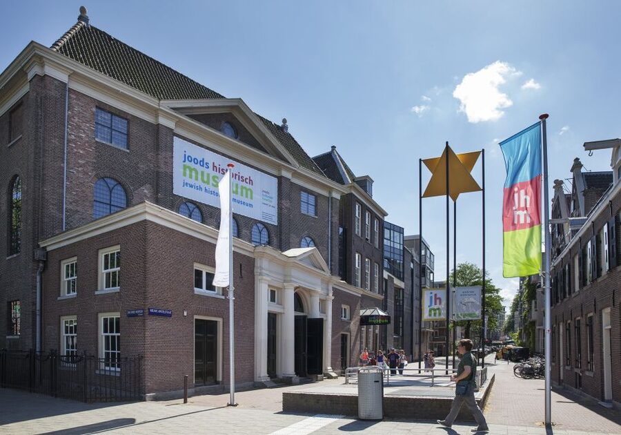 Amsterdam: Walking Tour, Jewish Museum & Synagogue Tickets - The Portuguese Synagogue’s quiet sense of place