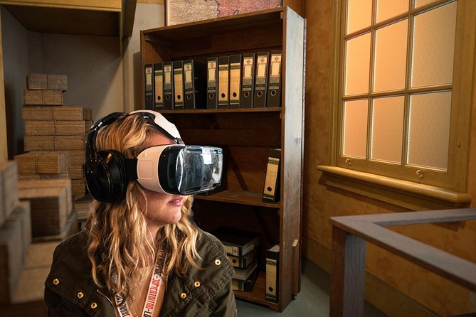 Anne Frank's Last Walk & See Anne Frank House in Virtual Reality - Westerkerk and Anne Frank’s Statue