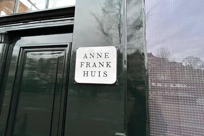 Anne Frank's Last Walk & See Anne Frank House in Virtual Reality - The Guides Make the Difference