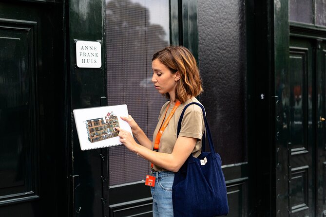 Anne Frank's Story - Guided Walking Tour through Amsterdam - Anne Frank’s statue and the final approach