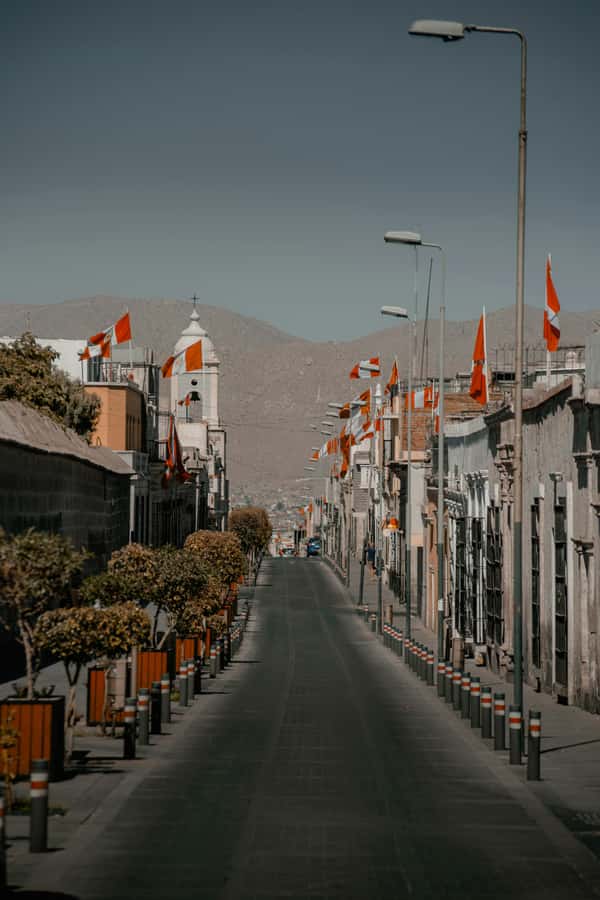 Arequipa: Walk through the Historic Center of the City - The final lookout brings the volcanoes into view