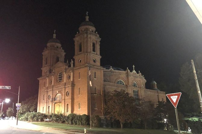 Asheville Night-Time Walking Ghost Tour - What the guides add to the experience