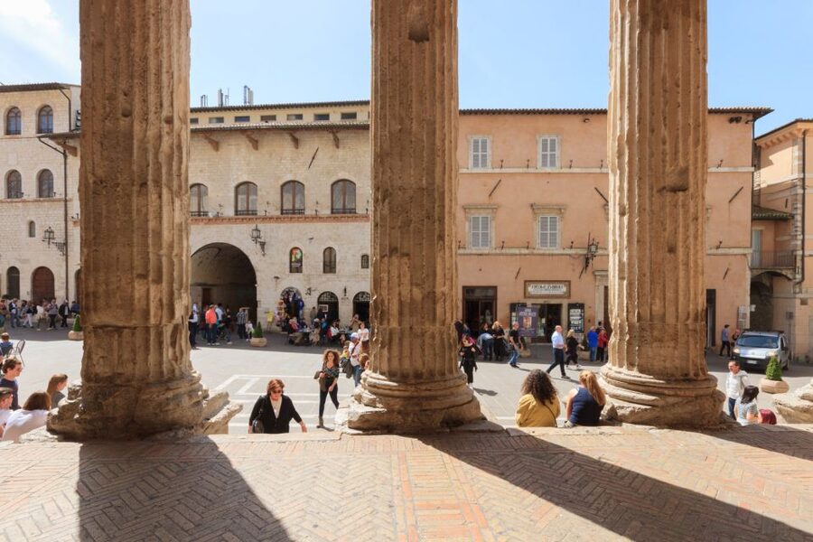 Assisi: Old Town Guided Walking Tour - Assisi’s Roman bones and medieval heart