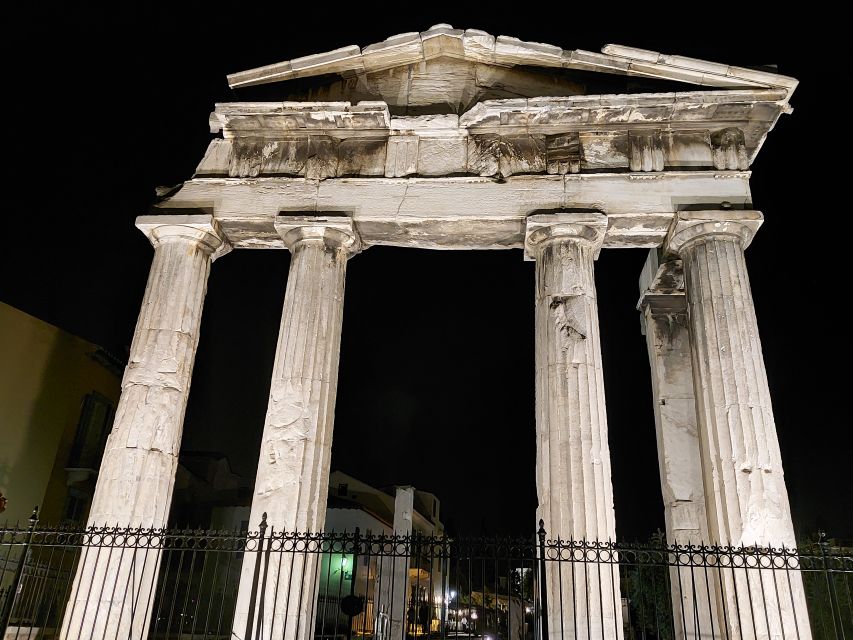 Athens: City Highlights Nighttime Walking Tour in Spanish - Starting beneath the National Library
