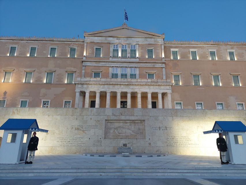 Athens: City Highlights Nighttime Walking Tour in Spanish - Hadrian’s Arch and the Temple of Zeus