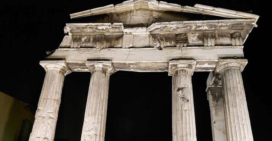 Athens: City Highlights Nighttime Walking Tour in Spanish - Syntagma Square and the Evzones