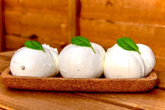 Authentic Naples Food Tour with 8+ Tastings of Pizza, Wine & More - Why this food walk works in Naples