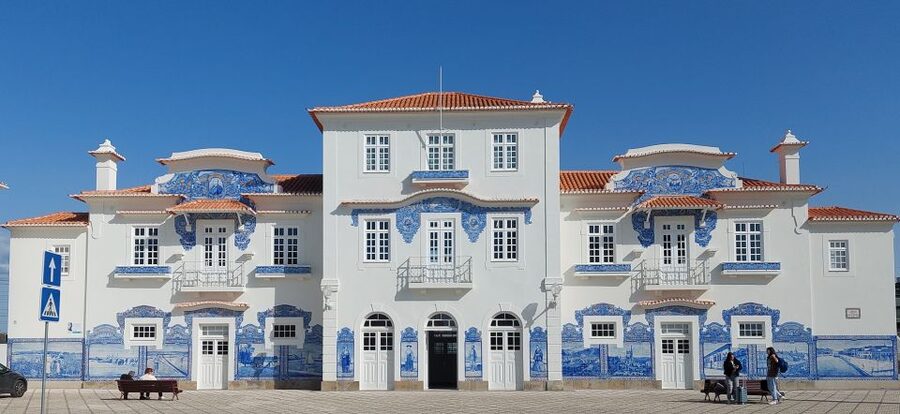 Aveiro: Stories, Canals, and Tiles Guided Walking Tour - Eel stew, ovos moles, and São Gonçalinho