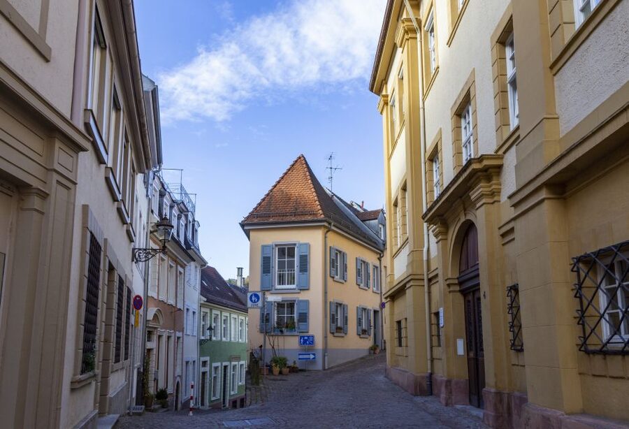 Baden-Baden: Sightseeing Highlights Guided Walking Tour - Friedrichsbad and Caracalla Therme explain the bathing town