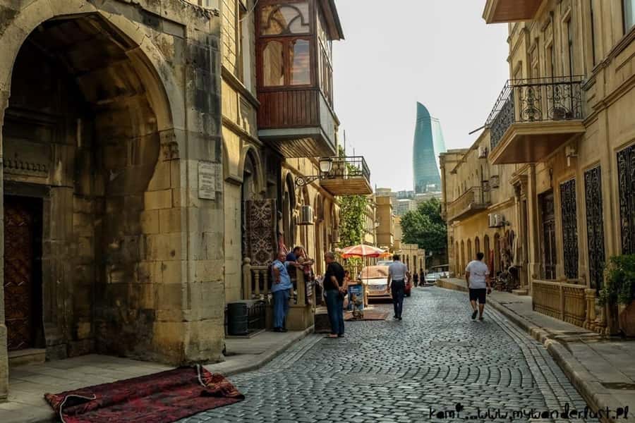 Baku: Stunning Walking Tour of Historical and Modern City - Is $33 a fair price?