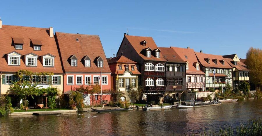 Bamberg: City Highlights Walking Tour - The Old Town Hall and its artificial island