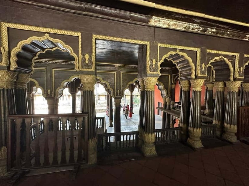 Bangalore: Palace, Temples, Fort & Markets Walking Tour - Why this short walk works in old Bengaluru
