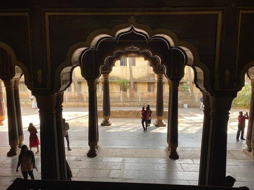 Bangalore: Palace, Temples, Fort & Markets Walking Tour - A quiet finish at the Jain temple