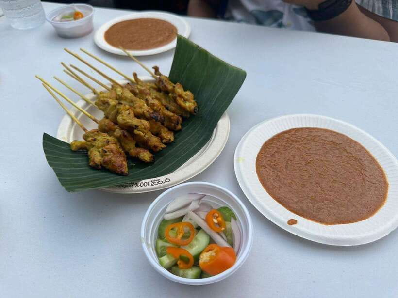 Bangkok Authentic Tasting Thai-Chinatown Walking Food Tour - What the first food stops are like