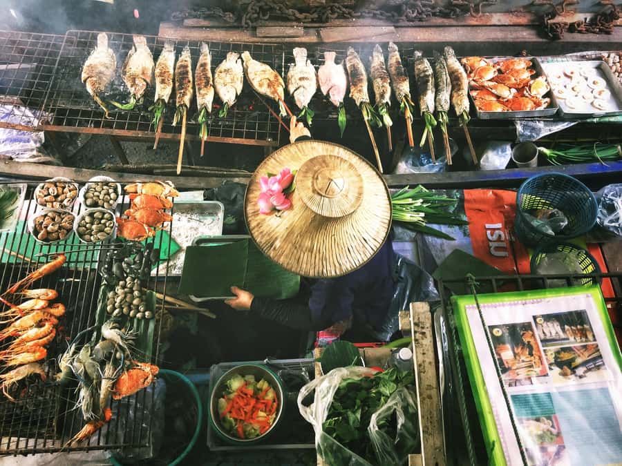 Bangkok: Chinatown by Night Walking Tour - The Guides Make the Difference