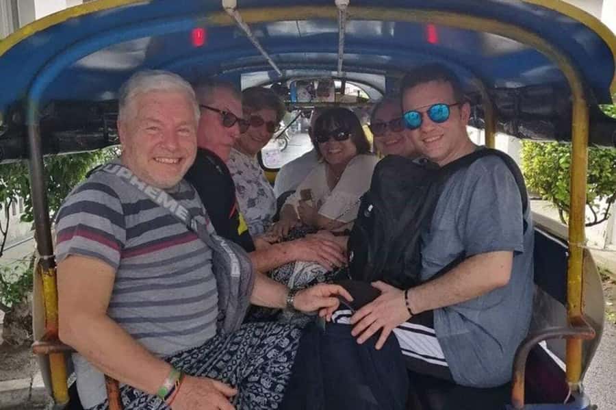 Bangkok: City Highlights and Landmarks Private Walking Tour - Seeing Wat Pho and the reclining Buddha
